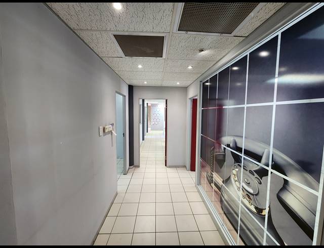 140M² OFFICE TO LET IN NORTH RIDING